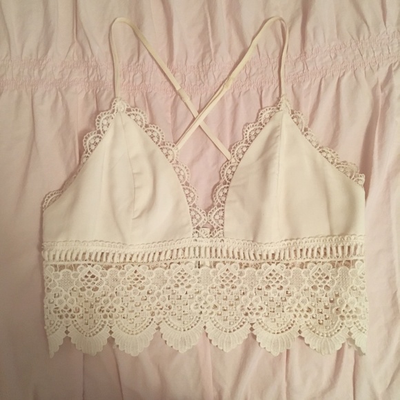 TOBI Divinity Ivory Eyelet Crochet Crop Top, M - Picture 3 of 7
